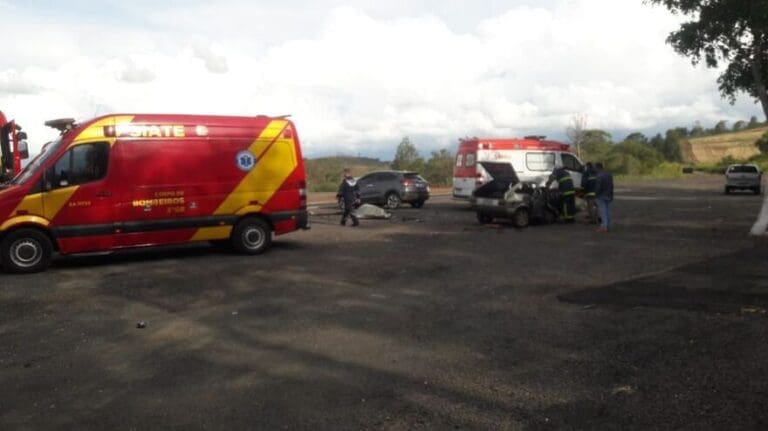 Acidente mata um e deixa outro ferido na PR-455 próximo a Mauá da Serra