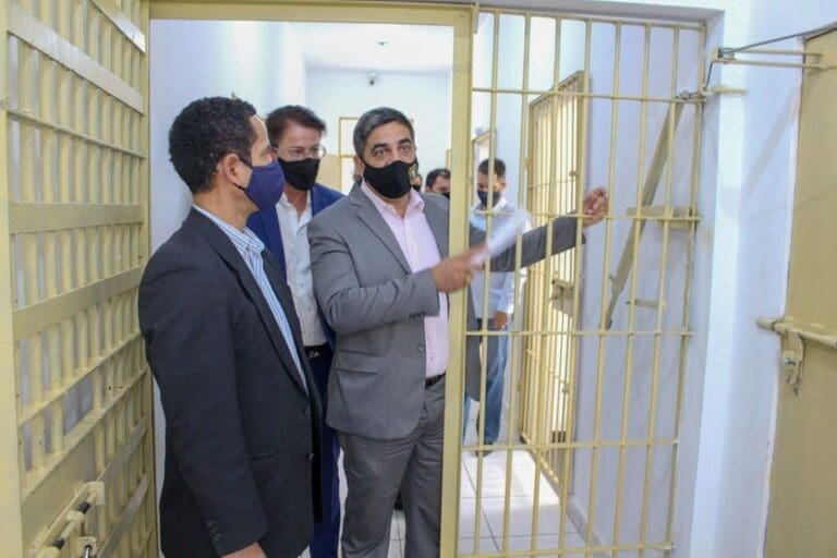 cadeia feminina trabalho estudo