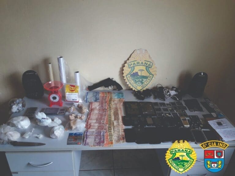 Mulher revendia drogas presa