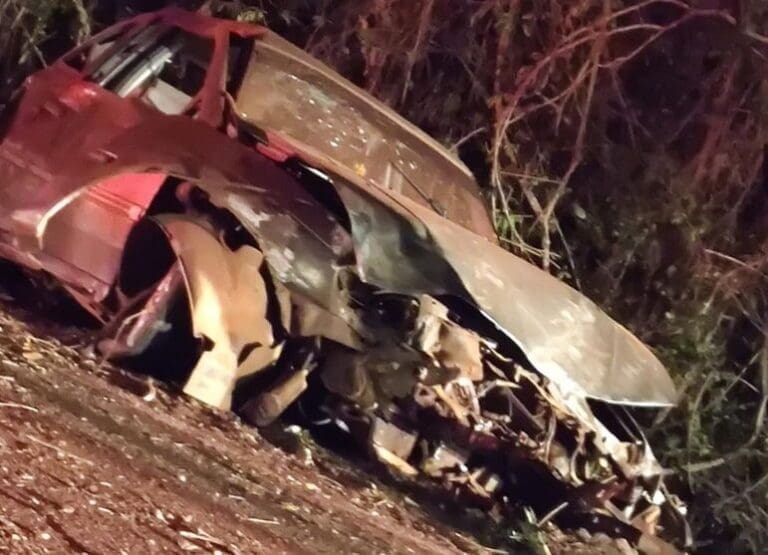 Acidente entre Barbosa Ferraz e Fênix deixa dois feridos gravemente