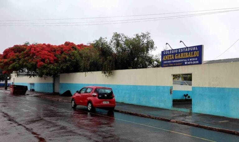 Anita Garibaldi de J. Alegre pode migrar para modelo cívico-militar