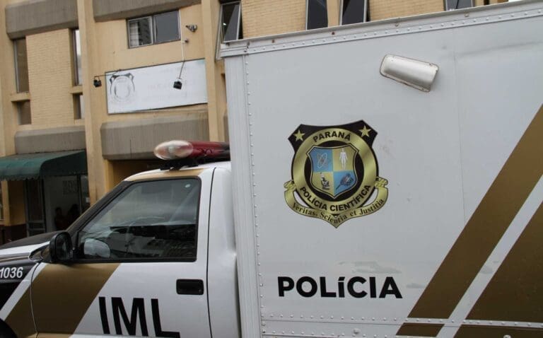 Jovem é morto a tiros