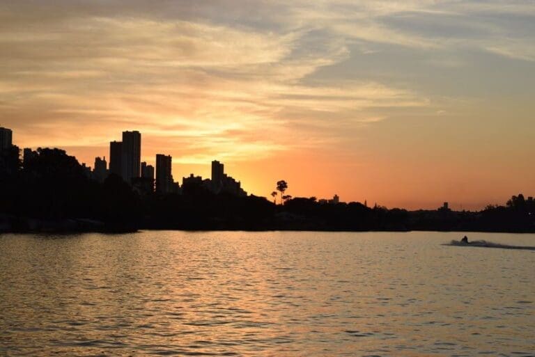 Adolescente morre afogado no Lago Igapó, em Londrina