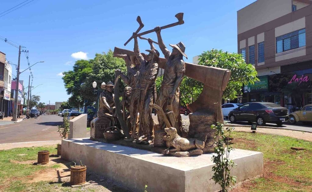 Memorial em homenagem aos pioneiros é instalada em Jardim Alegre