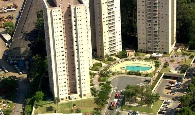 Criança de 5 anos que caiu de prédio morre no hospsital