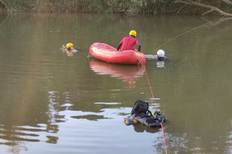 Bombeiros retomam buscas por jovem desaparecido no Rio do Peixe
