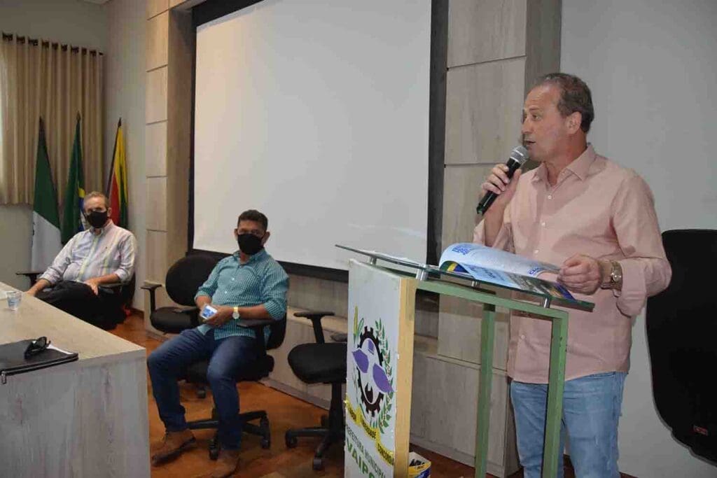 Carlos Gil e Marcelo Reis apresentam equipe da futura gestão municipal