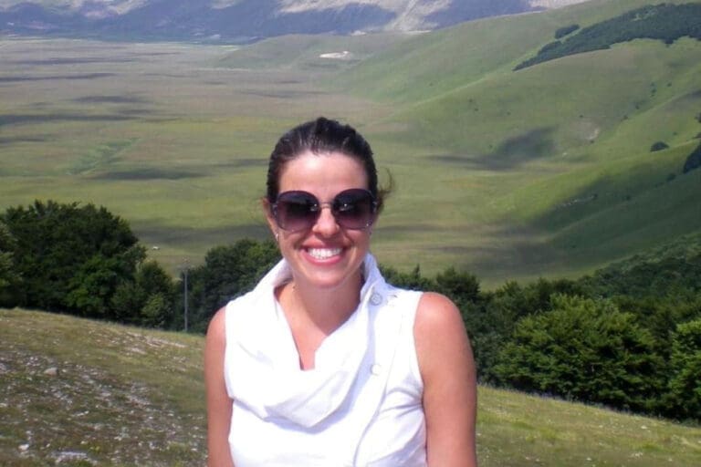 Juíza do TJRJ é morta pelo ex-marido na frente das filhas