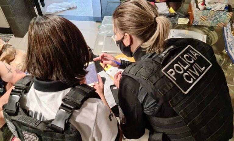 Polícia do PR prende grupo envolvido com compra e venda de pontos em CNH