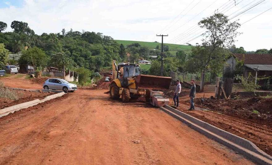 Avançam as obras de prolongamento da Av. Brasil em Ivaiporã