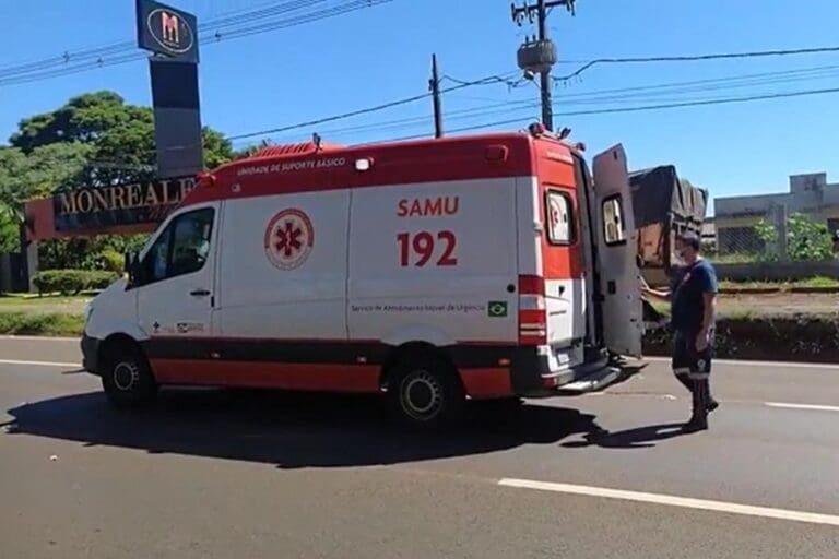 Moto colide com caminhão na PR-376 e duas pessoas ficam feridas