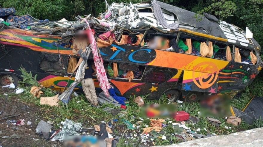 Acidente com mortes envolvendo ônibus no litoral paranaense
