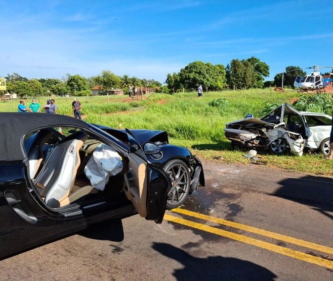 Colisão entre Porsche e Gol causa morte na PR-340