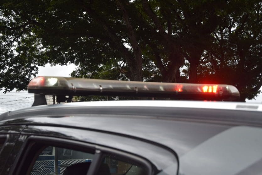 Mulher atinge marido com golpes de martelo, em Faxinal