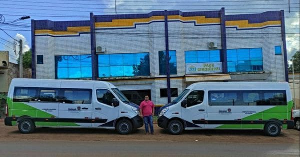 Saúde de Lunardelli recebe duas vans para transporte de pacientes