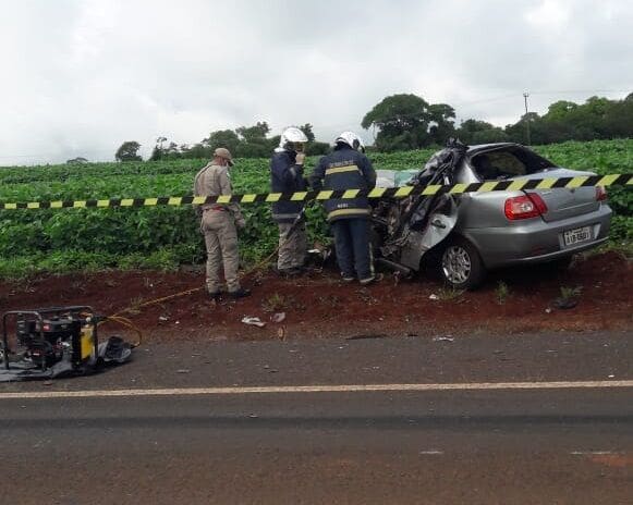 Colisão entre carro e caminhão deixa vítima fatal na PR 466