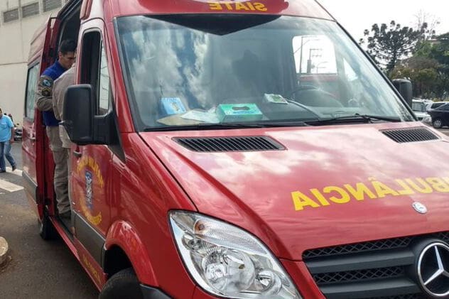 Bombeiros atendem vítima acidente de trabalho