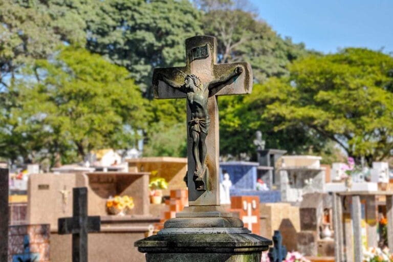 Cemitério
