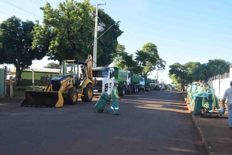 “Ivaiporã Cidade Limpa - Bairro a Bairro” começa pela Vila Nova Porã