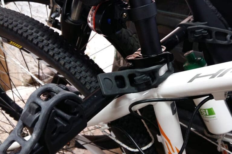 Ladrão furta bicicleta e deixa outra no lugar