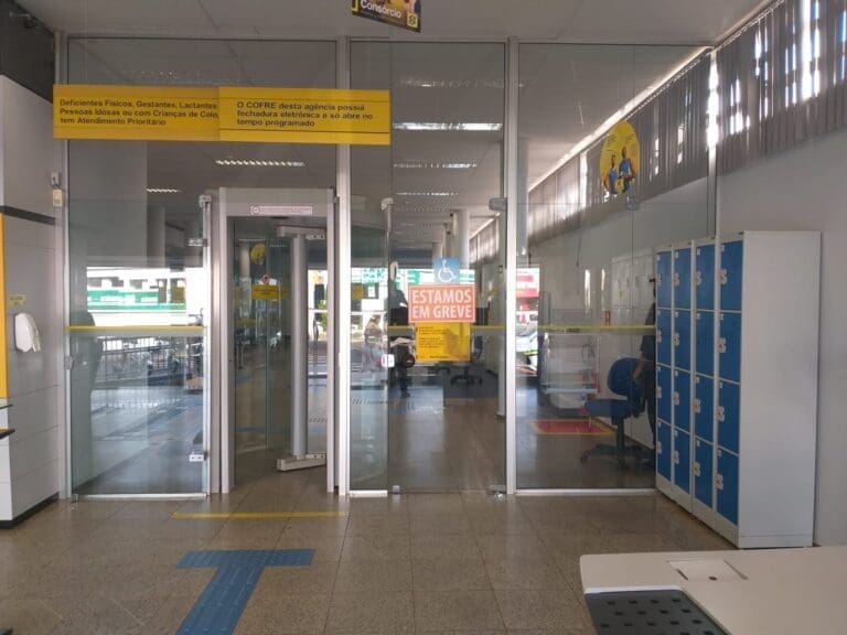 Funcionário do Banco do Brasil de Ivaiporã aderem a protesto