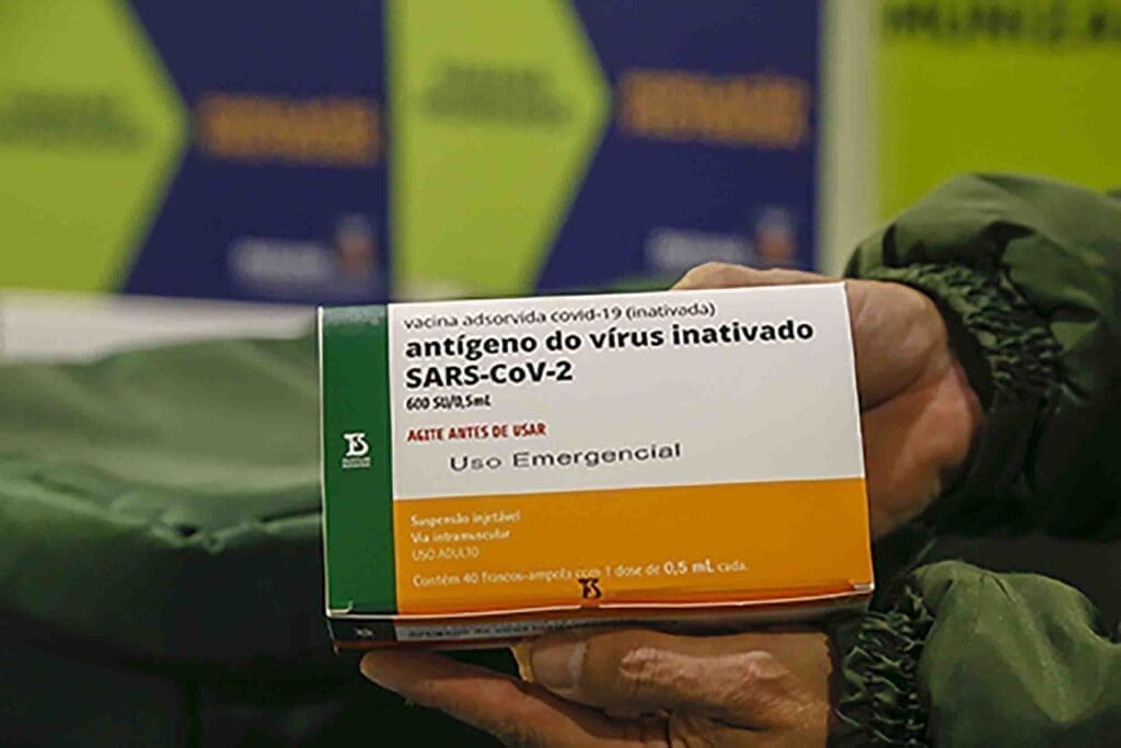 Paraná recebe nova remessa de vacinas contra Covid