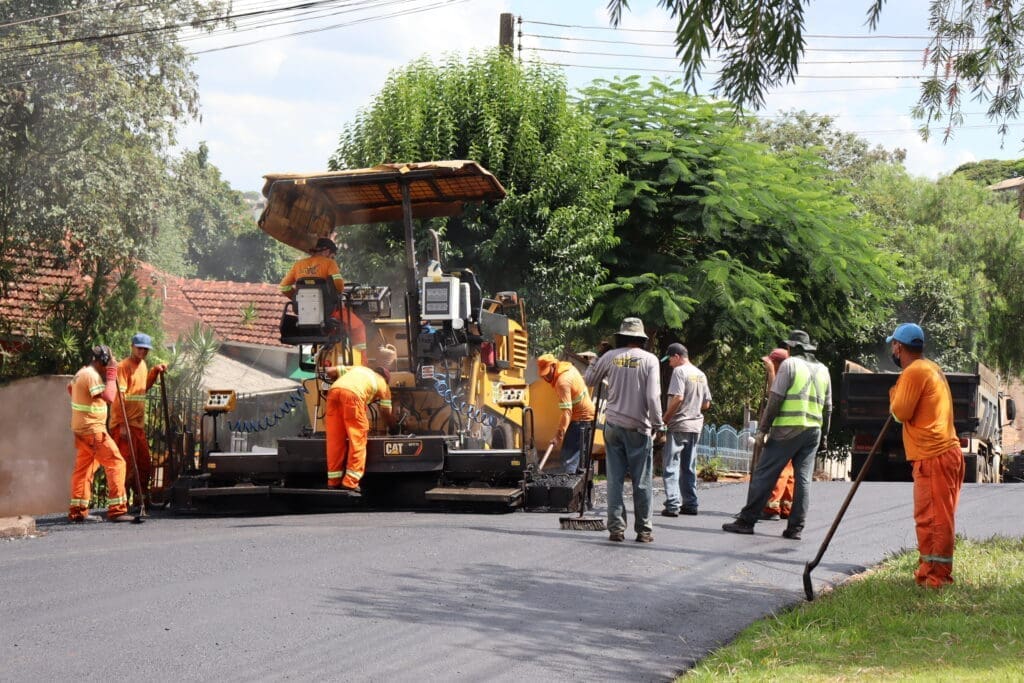 Prefeitura de Ivaiporã conclui 100% da pavimentação asfáltica na Avenida Maranhão