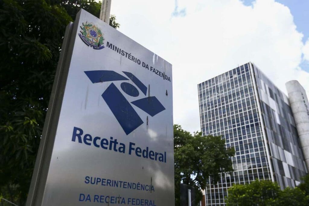 Prazo para entregar declaração do Imposto de Renda começa nesta segunda