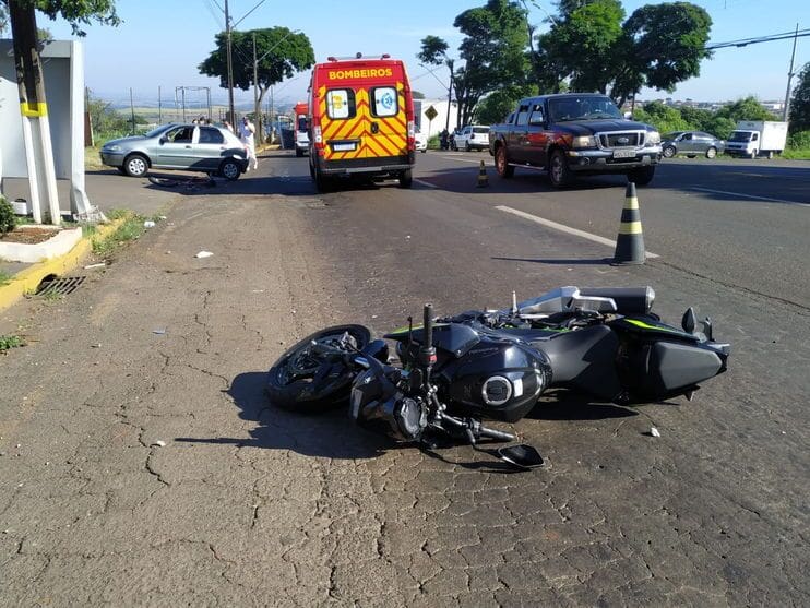 Colisão entre moto e bicicleta deixa dois feridos
