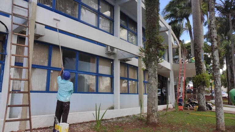 Prefeitura de Jardim Alegre promove reforma de espaços públicos