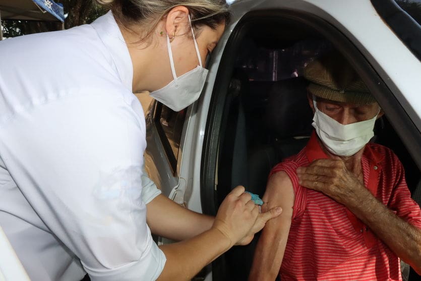 Ivaiporã vacina nesta terça-feira idosos acima de 77 anos