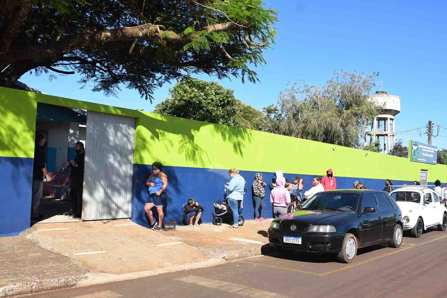 Colégio Cívico-Militar de Jardim Alegre entrega kits de merenda