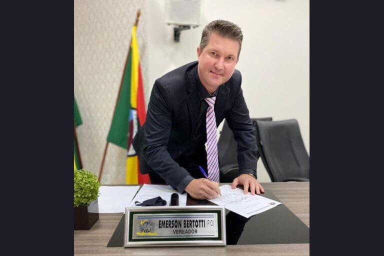 Emerson Bertotti assume cadeira na Câmara de vereadores de Ivaiporã