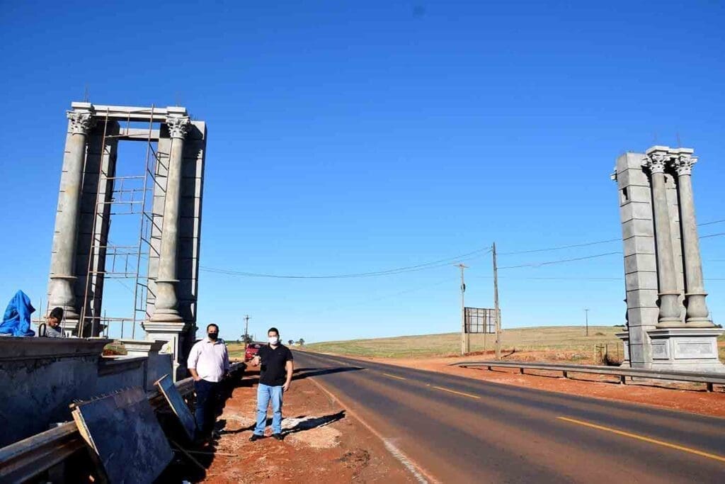 Avançam as obras dos portais turísticos de Lunardelli, assista vídeo