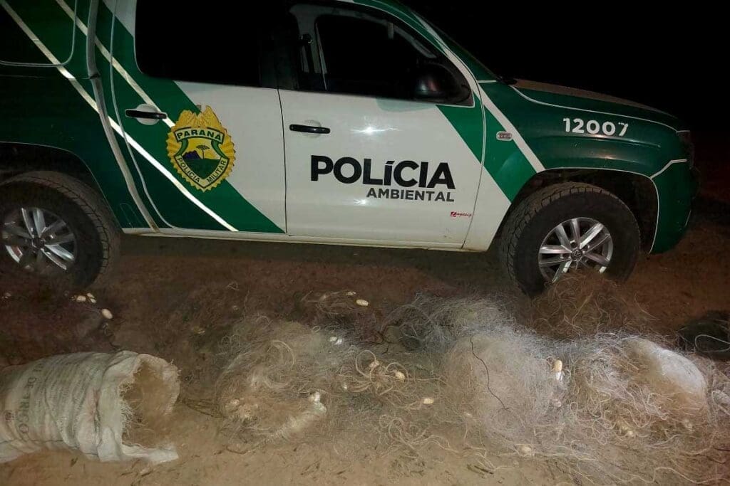 Polícia Ambiental prende dois no Rio Ivaí e apreende redes