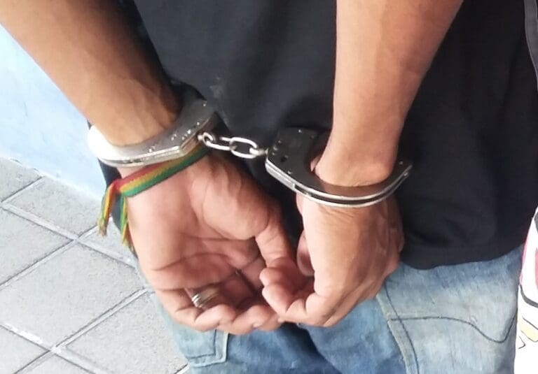 Homem é preso