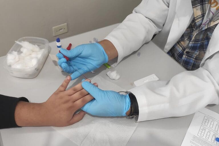 Ministério da Saúde estuda campanha de testagem contra covid