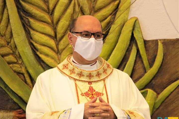 Bispo de Apucarana Dom Carlos testa positivo para Covid-19