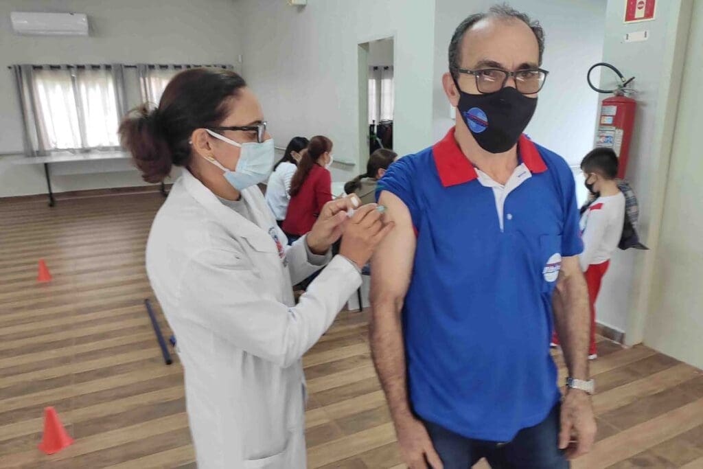Jardim Alegre inicia vacinação contra Covid para pessoas com 59 anos