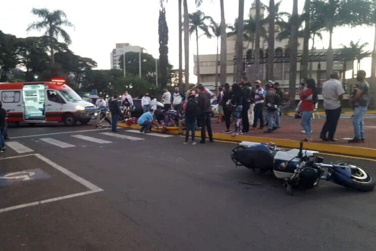 Motociclista que se envolveu em acidente em Apucarana morre no hospital