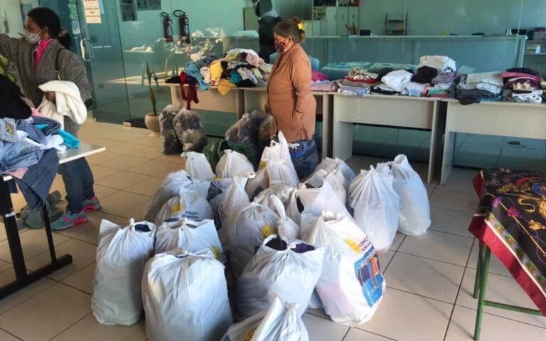 “Ação Noite Fria” em Ivaiporã atende mais de 500 pessoas