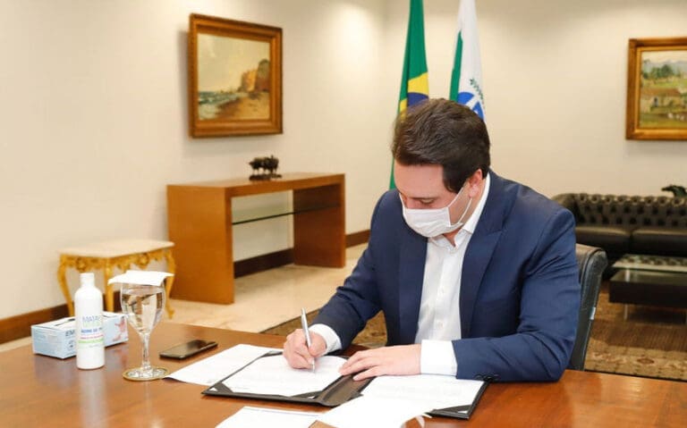 Paraná flexibiliza decreto contra Covid-19 e libera eventos com restrições