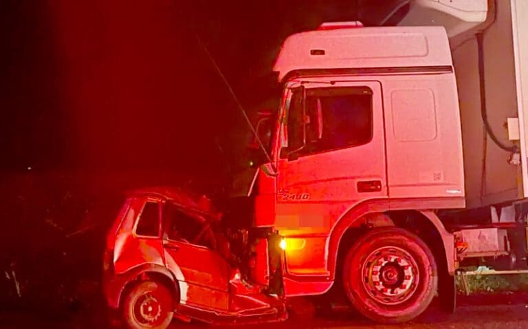 Três pessoas morrem em grave acidente na PR-495