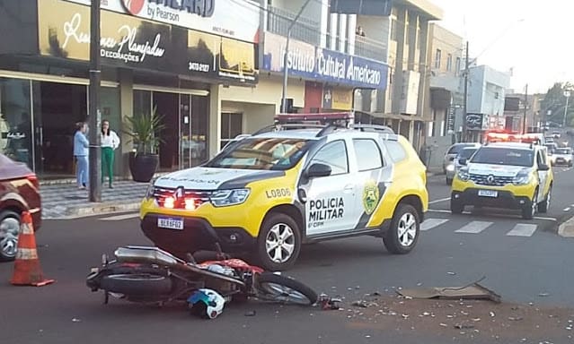 Colisão entre caminhão e motocicleta deixa um ferido em Ivaiporã