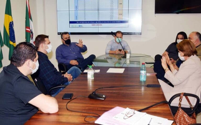 Paraná anuncia início da vacinação de adolescentes contra a Covid