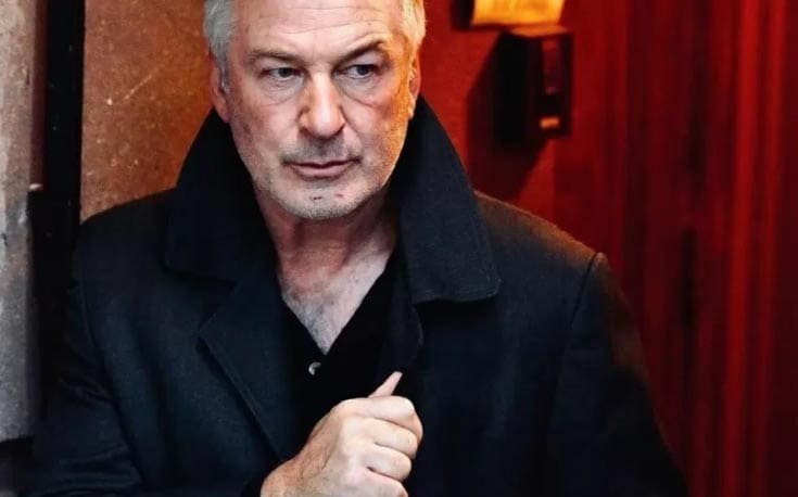 Ator Alec Baldwin dá tiro acidental e mata diretora durante gravação de filme