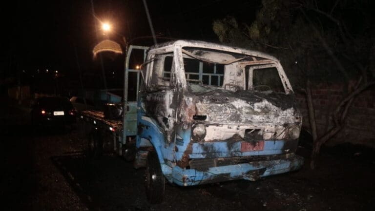 Caminhão pegou fogo raio