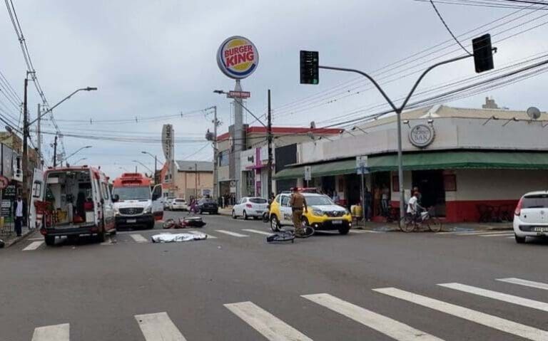Motociclista morre em batida envolvendo duas motos e uma bicicleta