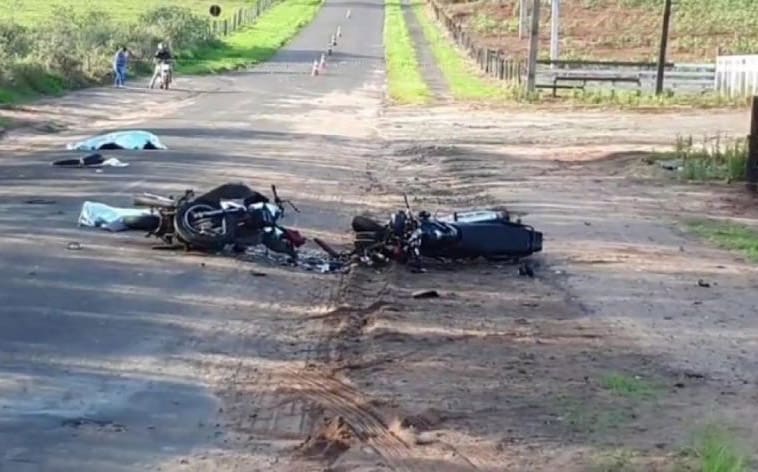 Três mortos em acidente entre motocicletas no PR