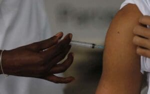 Brasil ultrapassa 100 milhões de pessoas com ciclo vacinal completo